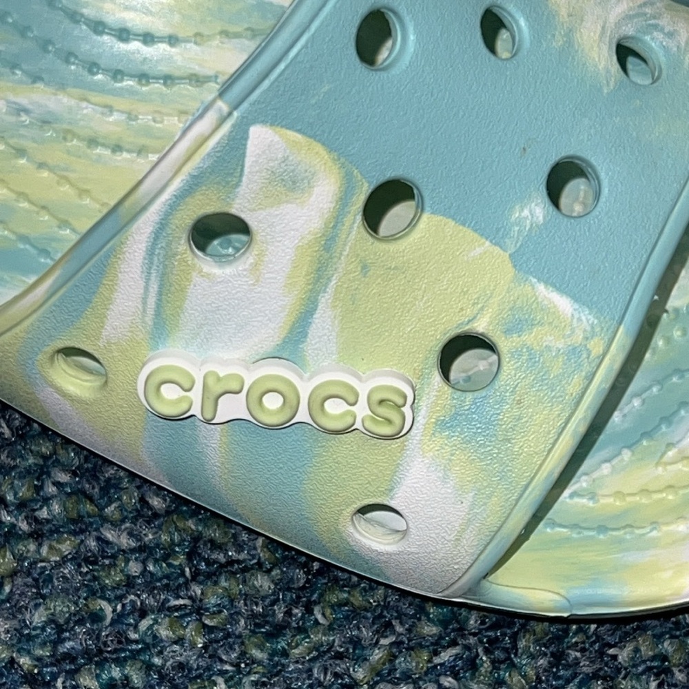 Crocs Tiedye Slides With Jibbitz M8 W10 Like New - image 6